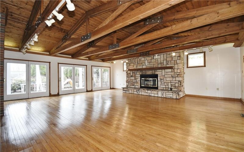 402 E Malden, Coal Center, 15423, 5 Bedrooms Bedrooms, 13 Rooms Rooms,5.1 BathroomsBathrooms,Residential,For Sale,E Malden,1694137