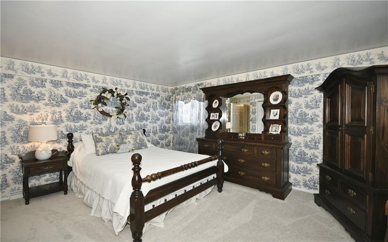 402 E Malden, Coal Center, 15423, 5 Bedrooms Bedrooms, 13 Rooms Rooms,5.1 BathroomsBathrooms,Residential,For Sale,E Malden,1694137