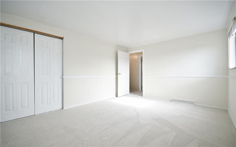 402 E Malden, Coal Center, 15423, 5 Bedrooms Bedrooms, 13 Rooms Rooms,5.1 BathroomsBathrooms,Residential,For Sale,E Malden,1694137