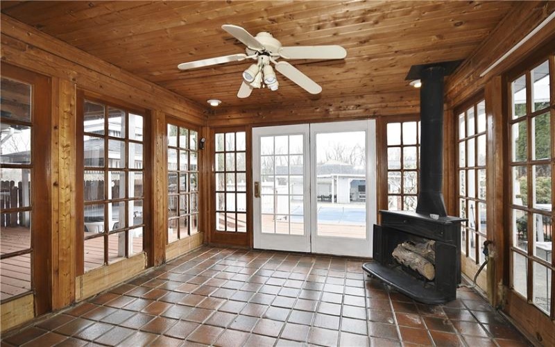 402 E Malden, Coal Center, 15423, 5 Bedrooms Bedrooms, 13 Rooms Rooms,5.1 BathroomsBathrooms,Residential,For Sale,E Malden,1694137