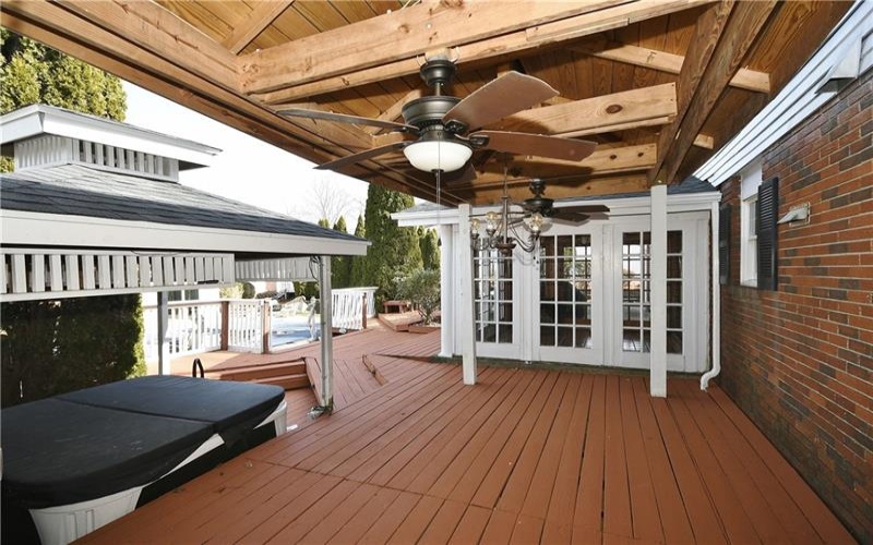 402 E Malden, Coal Center, 15423, 5 Bedrooms Bedrooms, 13 Rooms Rooms,5.1 BathroomsBathrooms,Residential,For Sale,E Malden,1694137