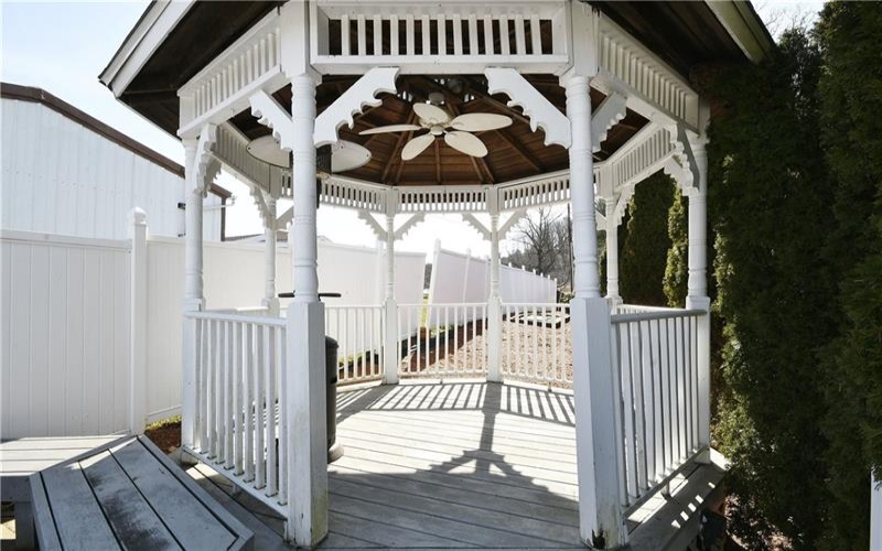 402 E Malden, Coal Center, 15423, 5 Bedrooms Bedrooms, 13 Rooms Rooms,5.1 BathroomsBathrooms,Residential,For Sale,E Malden,1694137