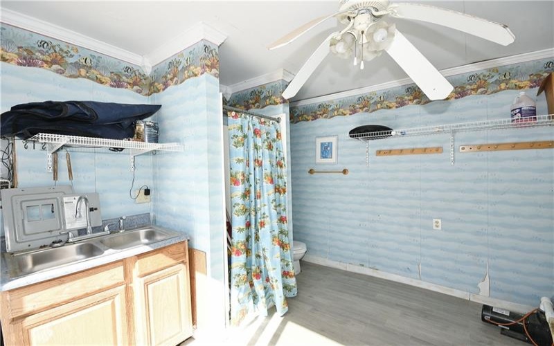 402 E Malden, Coal Center, 15423, 5 Bedrooms Bedrooms, 13 Rooms Rooms,5.1 BathroomsBathrooms,Residential,For Sale,E Malden,1694137