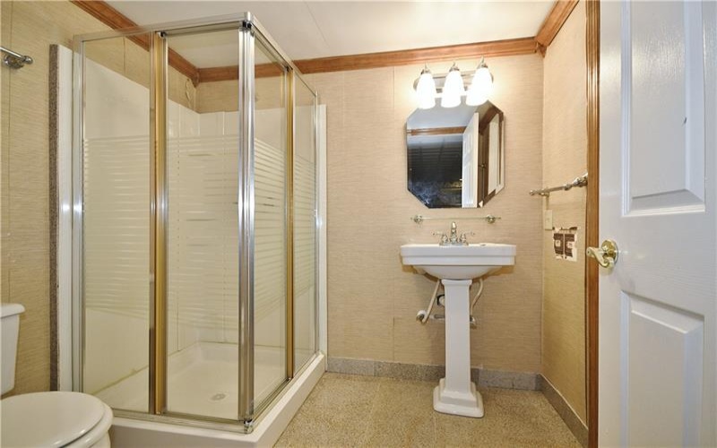 402 E Malden, Coal Center, 15423, 5 Bedrooms Bedrooms, 13 Rooms Rooms,5.1 BathroomsBathrooms,Residential,For Sale,E Malden,1694137