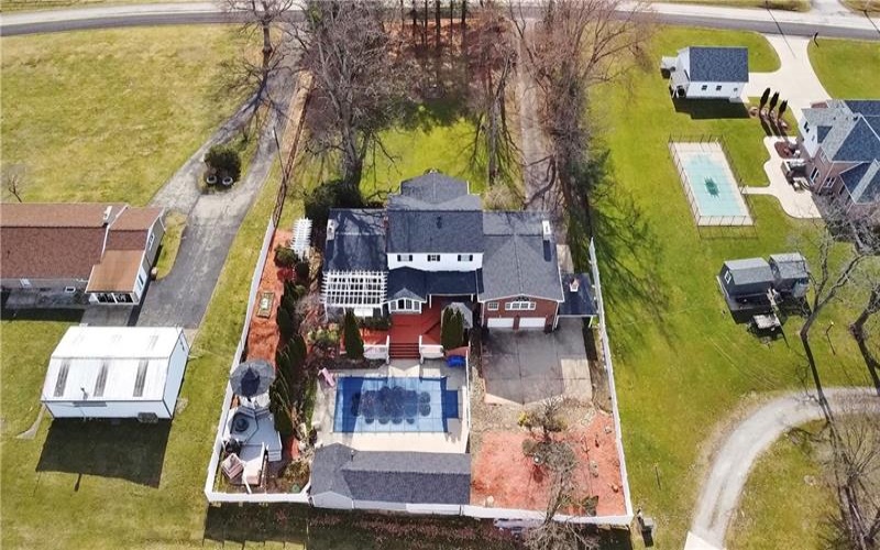 402 E Malden, Coal Center, 15423, 5 Bedrooms Bedrooms, 13 Rooms Rooms,5.1 BathroomsBathrooms,Residential,For Sale,E Malden,1694137