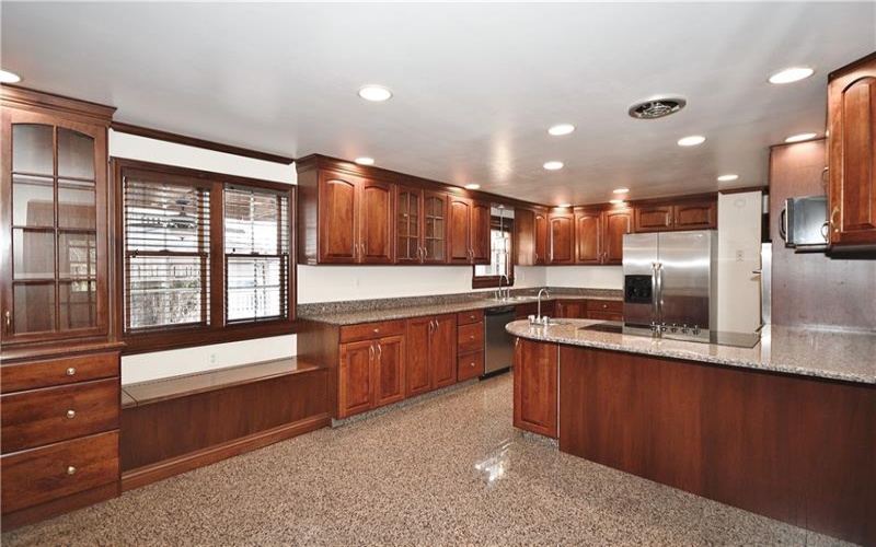 402 E Malden, Coal Center, 15423, 5 Bedrooms Bedrooms, 13 Rooms Rooms,5.1 BathroomsBathrooms,Residential,For Sale,E Malden,1694137
