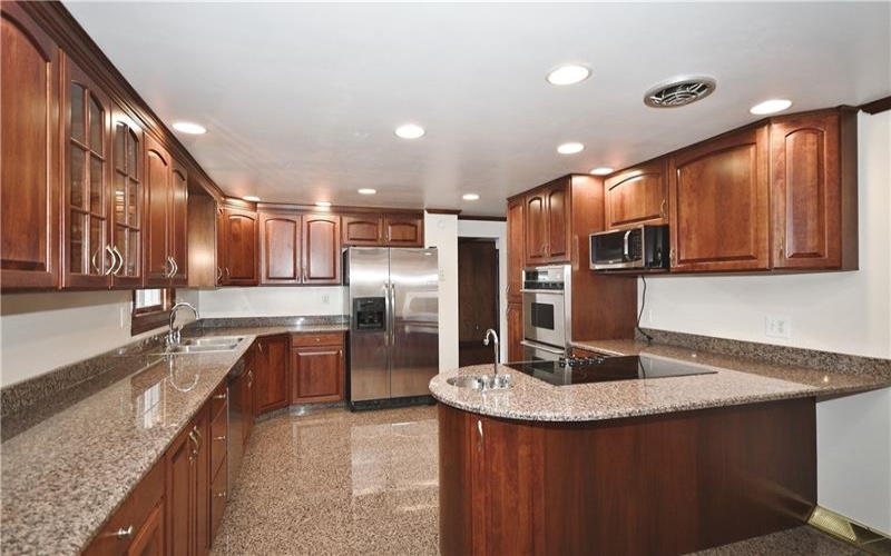 402 E Malden, Coal Center, 15423, 5 Bedrooms Bedrooms, 13 Rooms Rooms,5.1 BathroomsBathrooms,Residential,For Sale,E Malden,1694137