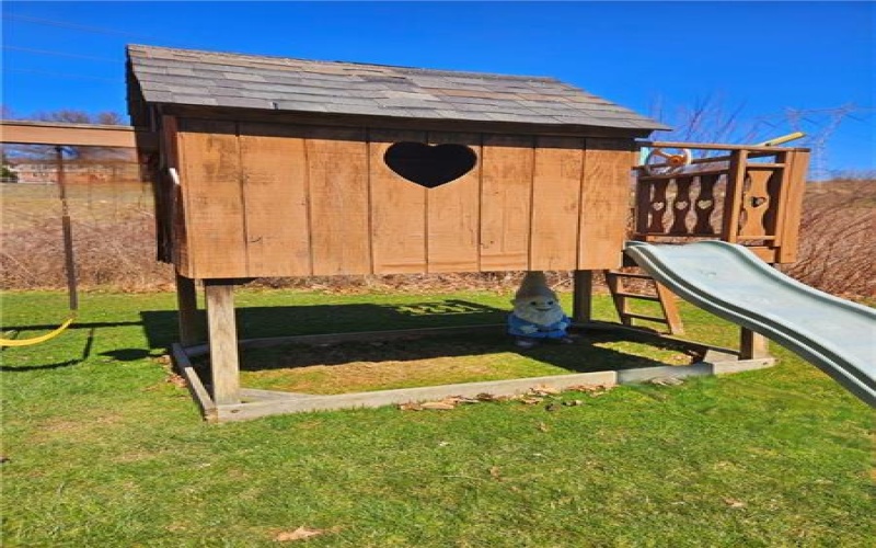 114 Adella Ct, Jeannette, 15644, 4 Bedrooms Bedrooms, 11 Rooms Rooms,3.1 BathroomsBathrooms,Residential,For Sale,Adella Ct,1694413