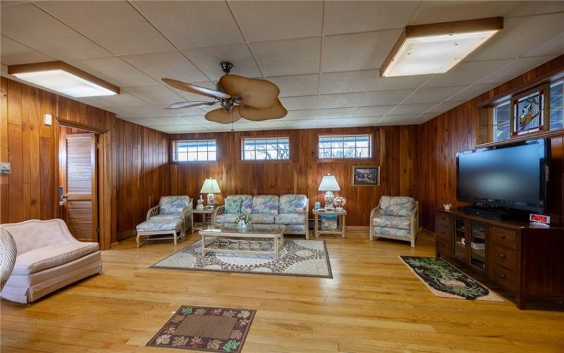 94 Brown Street, Uniontown, 15401, 2 Bedrooms Bedrooms, ,1.2 BathroomsBathrooms,Residential,For Sale,Brown Street,1694079