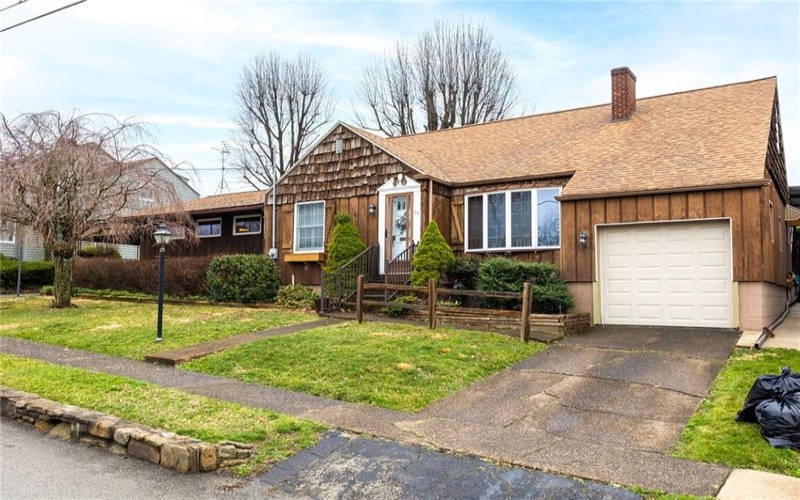 94 Brown Street, Uniontown, 15401, 2 Bedrooms Bedrooms, ,1.2 BathroomsBathrooms,Residential,For Sale,Brown Street,1694079