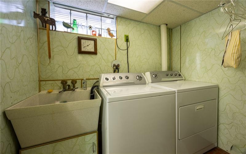 94 Brown Street, Uniontown, 15401, 2 Bedrooms Bedrooms, ,1.2 BathroomsBathrooms,Residential,For Sale,Brown Street,1694079