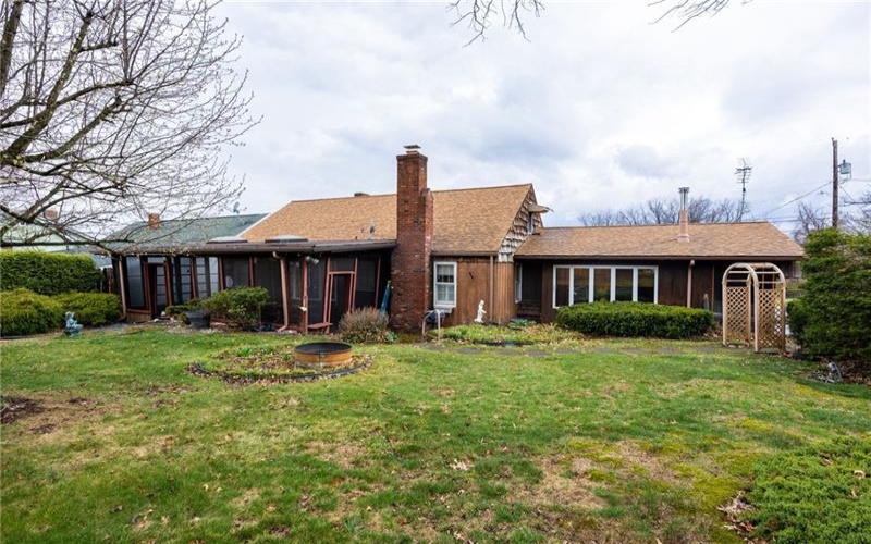 94 Brown Street, Uniontown, 15401, 2 Bedrooms Bedrooms, ,1.2 BathroomsBathrooms,Residential,For Sale,Brown Street,1694079