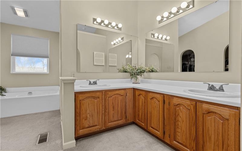 516 Potomac Dr, Washington, 15301, 4 Bedrooms Bedrooms, 9 Rooms Rooms,2.1 BathroomsBathrooms,Residential,For Sale,Potomac Dr,1693800