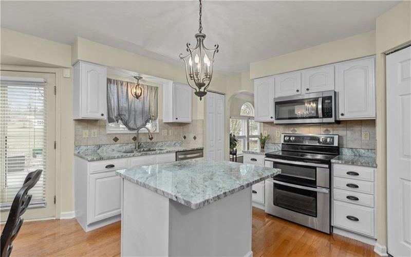 516 Potomac Dr, Washington, 15301, 4 Bedrooms Bedrooms, 9 Rooms Rooms,2.1 BathroomsBathrooms,Residential,For Sale,Potomac Dr,1693800