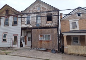 622 Thompson Ave, Donora, 15033, 2 Bedrooms Bedrooms, ,1 BathroomBathrooms,Residential,For Sale,Thompson Ave,1694873