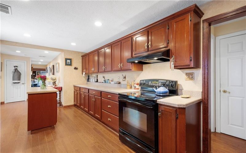 643 Bower Hill Road, Venetia, 15367, 6 Bedrooms Bedrooms, 12 Rooms Rooms,3 BathroomsBathrooms,Residential,For Sale,Bower Hill Road,1695003