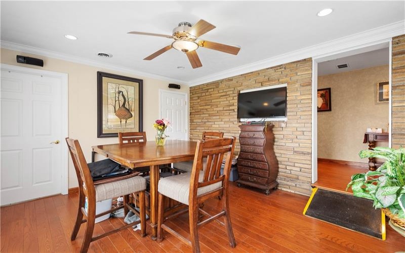 643 Bower Hill Road, Venetia, 15367, 6 Bedrooms Bedrooms, 12 Rooms Rooms,3 BathroomsBathrooms,Residential,For Sale,Bower Hill Road,1695003