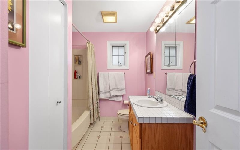 643 Bower Hill Road, Venetia, 15367, 6 Bedrooms Bedrooms, 12 Rooms Rooms,3 BathroomsBathrooms,Residential,For Sale,Bower Hill Road,1695003