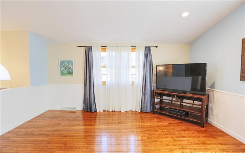 122 Oak, Canonsburg, 15317, 4 Bedrooms Bedrooms, 10 Rooms Rooms,3 BathroomsBathrooms,Residential,For Sale,Oak,1695010