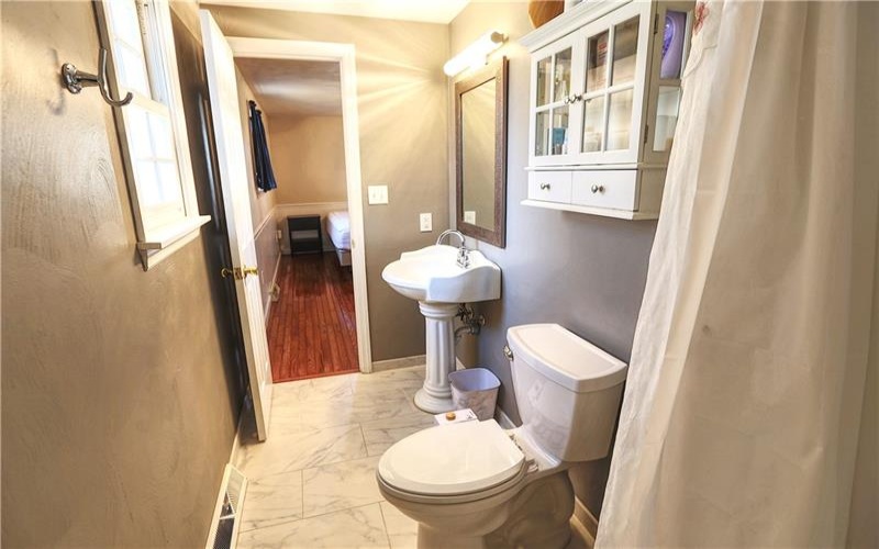 122 Oak, Canonsburg, 15317, 4 Bedrooms Bedrooms, 10 Rooms Rooms,3 BathroomsBathrooms,Residential,For Sale,Oak,1695010