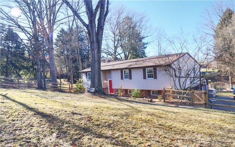 122 Oak, Canonsburg, 15317, 4 Bedrooms Bedrooms, 10 Rooms Rooms,3 BathroomsBathrooms,Residential,For Sale,Oak,1695010