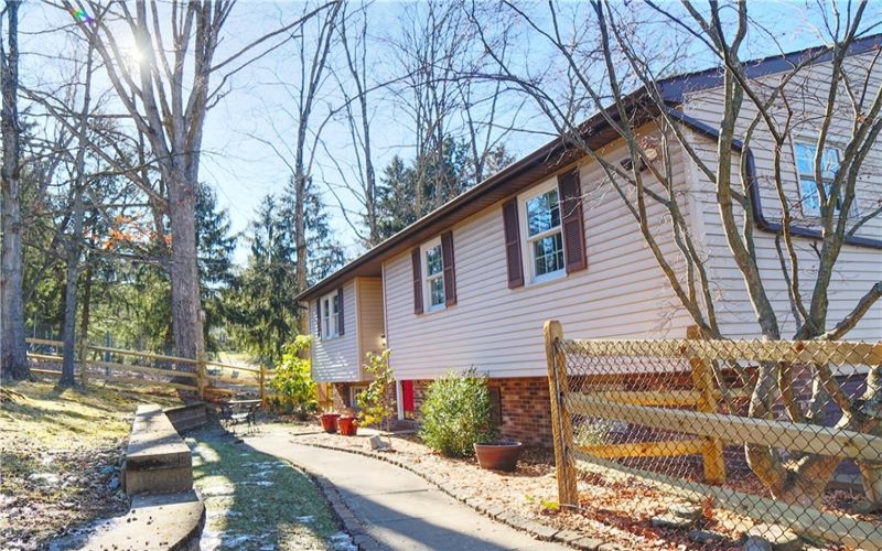 122 Oak, Canonsburg, 15317, 4 Bedrooms Bedrooms, 10 Rooms Rooms,3 BathroomsBathrooms,Residential,For Sale,Oak,1695010