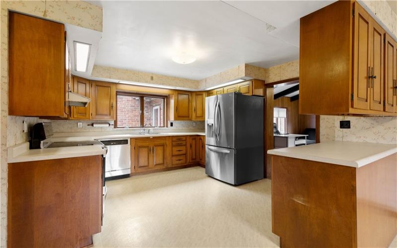 172 Cecil Henderson Rd, Canonsburg, 15317, 3 Bedrooms Bedrooms, 8 Rooms Rooms,2 BathroomsBathrooms,Residential,For Sale,Cecil Henderson Rd,1695078