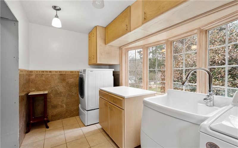 172 Cecil Henderson Rd, Canonsburg, 15317, 3 Bedrooms Bedrooms, 8 Rooms Rooms,2 BathroomsBathrooms,Residential,For Sale,Cecil Henderson Rd,1695078