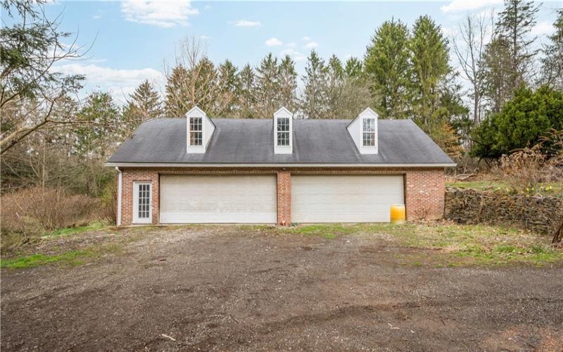 172 Cecil Henderson Rd, Canonsburg, 15317, 3 Bedrooms Bedrooms, 8 Rooms Rooms,2 BathroomsBathrooms,Residential,For Sale,Cecil Henderson Rd,1695078