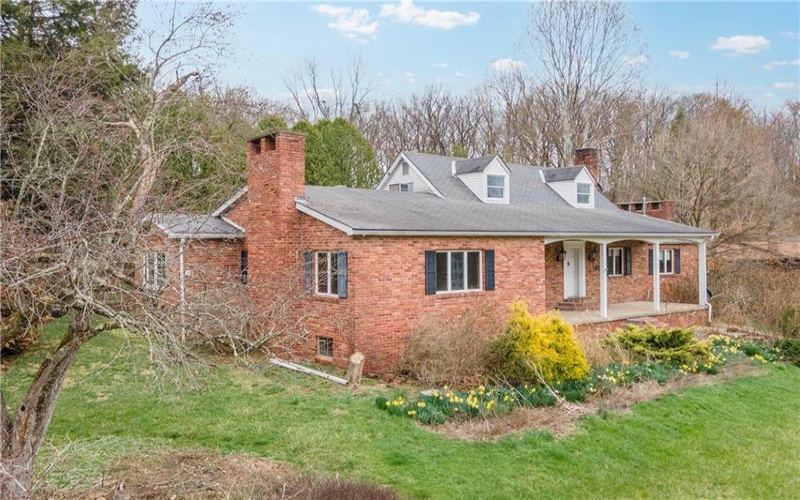 172 Cecil Henderson Rd, Canonsburg, 15317, 3 Bedrooms Bedrooms, 8 Rooms Rooms,2 BathroomsBathrooms,Residential,For Sale,Cecil Henderson Rd,1695078
