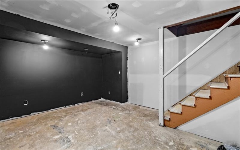 58 Evergreen Ter, Uniontown, 15401, 2 Bedrooms Bedrooms, 5 Rooms Rooms,2 BathroomsBathrooms,Residential,For Sale,Evergreen Ter,1695095