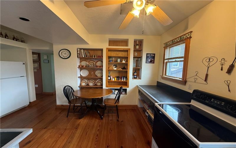1406 Somerset Ave, Windber, 15963, 2 Bedrooms Bedrooms, ,1.2 BathroomsBathrooms,Residential,For Sale,Somerset Ave,1695111