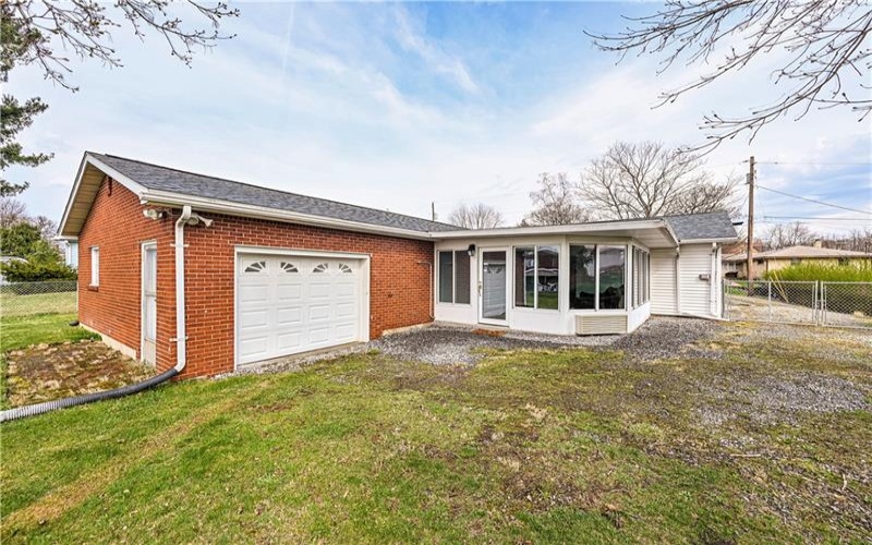 227 Ridgefield Dr, Greensburg, 15601, 3 Bedrooms Bedrooms, 6 Rooms Rooms,2 BathroomsBathrooms,Residential,For Sale,Ridgefield Dr,1695126