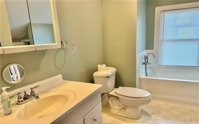 218 Vine St, Carmichaels, 15320, 3 Bedrooms Bedrooms, 8 Rooms Rooms,2 BathroomsBathrooms,Residential,For Sale,Vine St,1695228