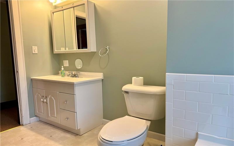 218 Vine St, Carmichaels, 15320, 3 Bedrooms Bedrooms, 8 Rooms Rooms,2 BathroomsBathrooms,Residential,For Sale,Vine St,1695228