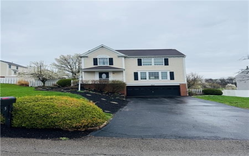 5 Trotwood Cir, Canonsburg, 15317, 3 Bedrooms Bedrooms, 7 Rooms Rooms,1.1 BathroomsBathrooms,Residential,For Sale,Trotwood Cir,1695261