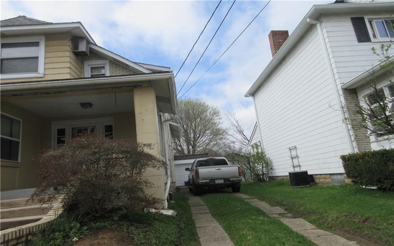 404 Franklin Ave., Vandergrift, 15690, 3 Bedrooms Bedrooms, 9 Rooms Rooms,1.1 BathroomsBathrooms,Residential,For Sale,Franklin Ave.,1695324
