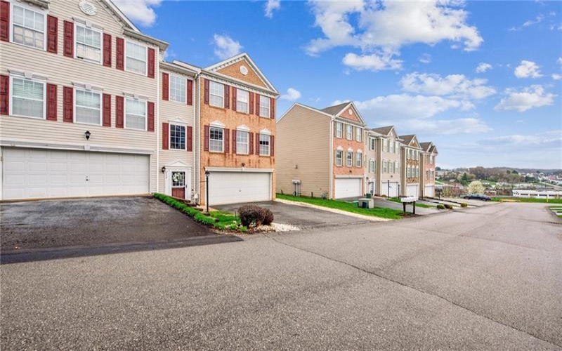 112 Alderwood Dr, Greensburg, 15601, 3 Bedrooms Bedrooms, 6 Rooms Rooms,2.1 BathroomsBathrooms,Residential,For Sale,Alderwood Dr,1695374
