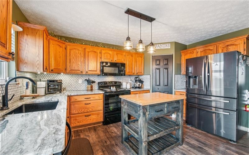 112 Alderwood Dr, Greensburg, 15601, 3 Bedrooms Bedrooms, 6 Rooms Rooms,2.1 BathroomsBathrooms,Residential,For Sale,Alderwood Dr,1695374