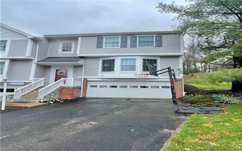 115 Horseshoe Circle, Canonsburg, 15317, 3 Bedrooms Bedrooms, ,2.1 BathroomsBathrooms,Lease,For Sale,Horseshoe Circle,1695441