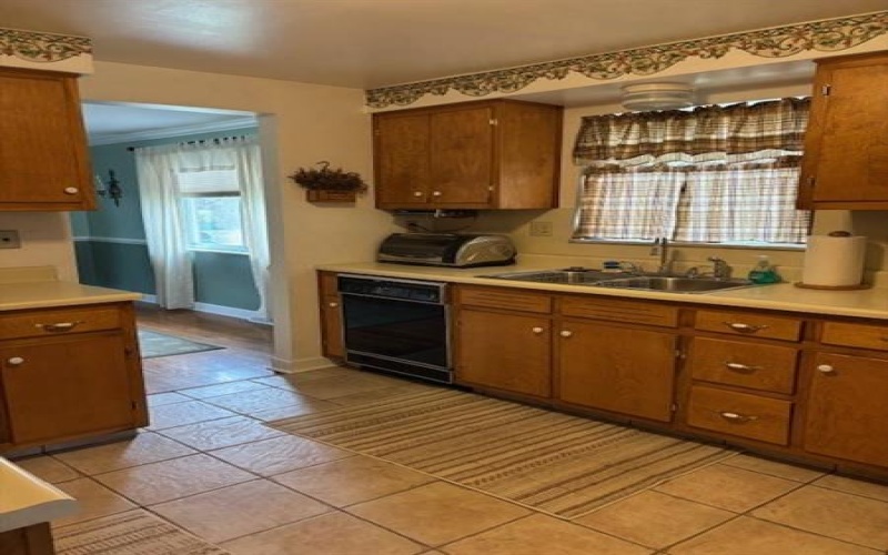 52 Emerson St, Uniontown, 15401, 3 Bedrooms Bedrooms, 7 Rooms Rooms,1.2 BathroomsBathrooms,Residential,For Sale,Emerson St,1695604