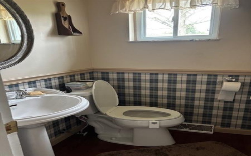 52 Emerson St, Uniontown, 15401, 3 Bedrooms Bedrooms, 7 Rooms Rooms,1.2 BathroomsBathrooms,Residential,For Sale,Emerson St,1695604
