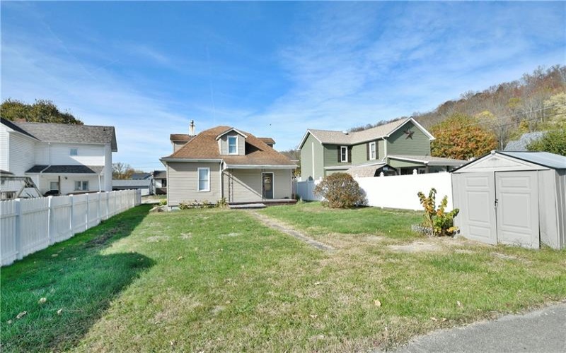103 Jobes St, Elco, 15434, 3 Bedrooms Bedrooms, 8 Rooms Rooms,1 BathroomBathrooms,Residential,For Sale,Jobes St,1678301