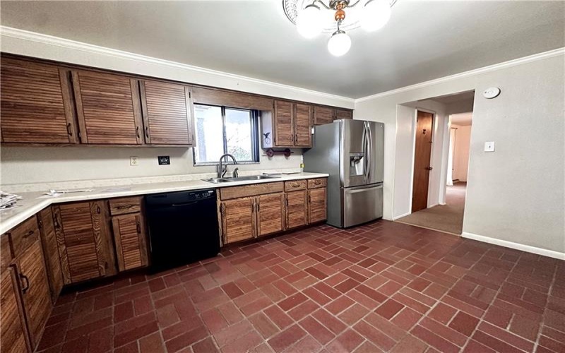 67 Emerson St, Uniontown, 15401, 5 Bedrooms Bedrooms, ,2.1 BathroomsBathrooms,Residential,For Sale,Emerson St,1695396