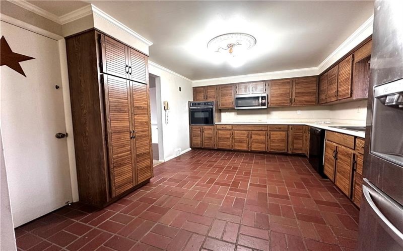 67 Emerson St, Uniontown, 15401, 5 Bedrooms Bedrooms, ,2.1 BathroomsBathrooms,Residential,For Sale,Emerson St,1695396