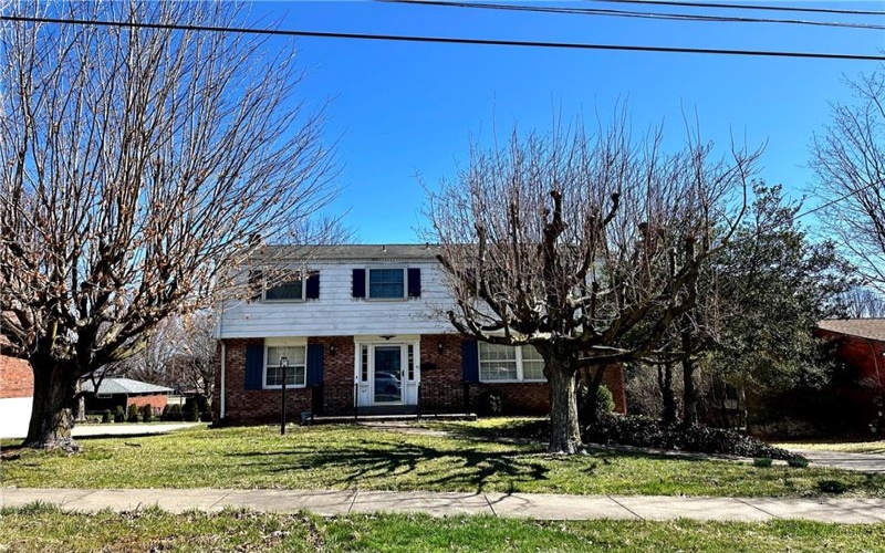 67 Emerson St, Uniontown, 15401, 5 Bedrooms Bedrooms, ,2.1 BathroomsBathrooms,Residential,For Sale,Emerson St,1695396