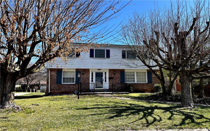 67 Emerson St, Uniontown, 15401, 5 Bedrooms Bedrooms, ,2.1 BathroomsBathrooms,Residential,For Sale,Emerson St,1695396