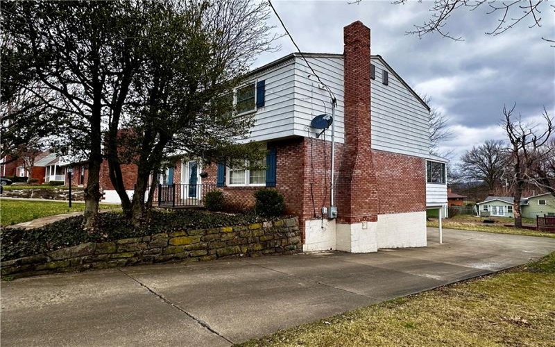 67 Emerson St, Uniontown, 15401, 5 Bedrooms Bedrooms, ,2.1 BathroomsBathrooms,Residential,For Sale,Emerson St,1695396