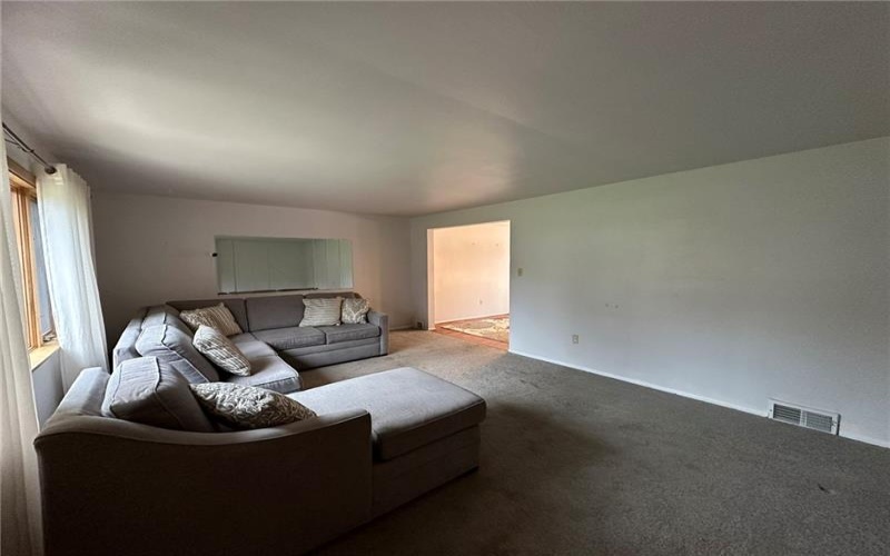 2791 Hastings Drive, New Kensington, 15068, 3 Bedrooms Bedrooms, 7 Rooms Rooms,2 BathroomsBathrooms,Residential,For Sale,Hastings Drive,1695509