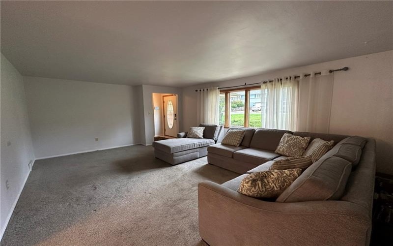 2791 Hastings Drive, New Kensington, 15068, 3 Bedrooms Bedrooms, 7 Rooms Rooms,2 BathroomsBathrooms,Residential,For Sale,Hastings Drive,1695509